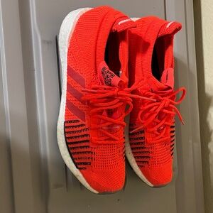 adidas BoostHD. Orange